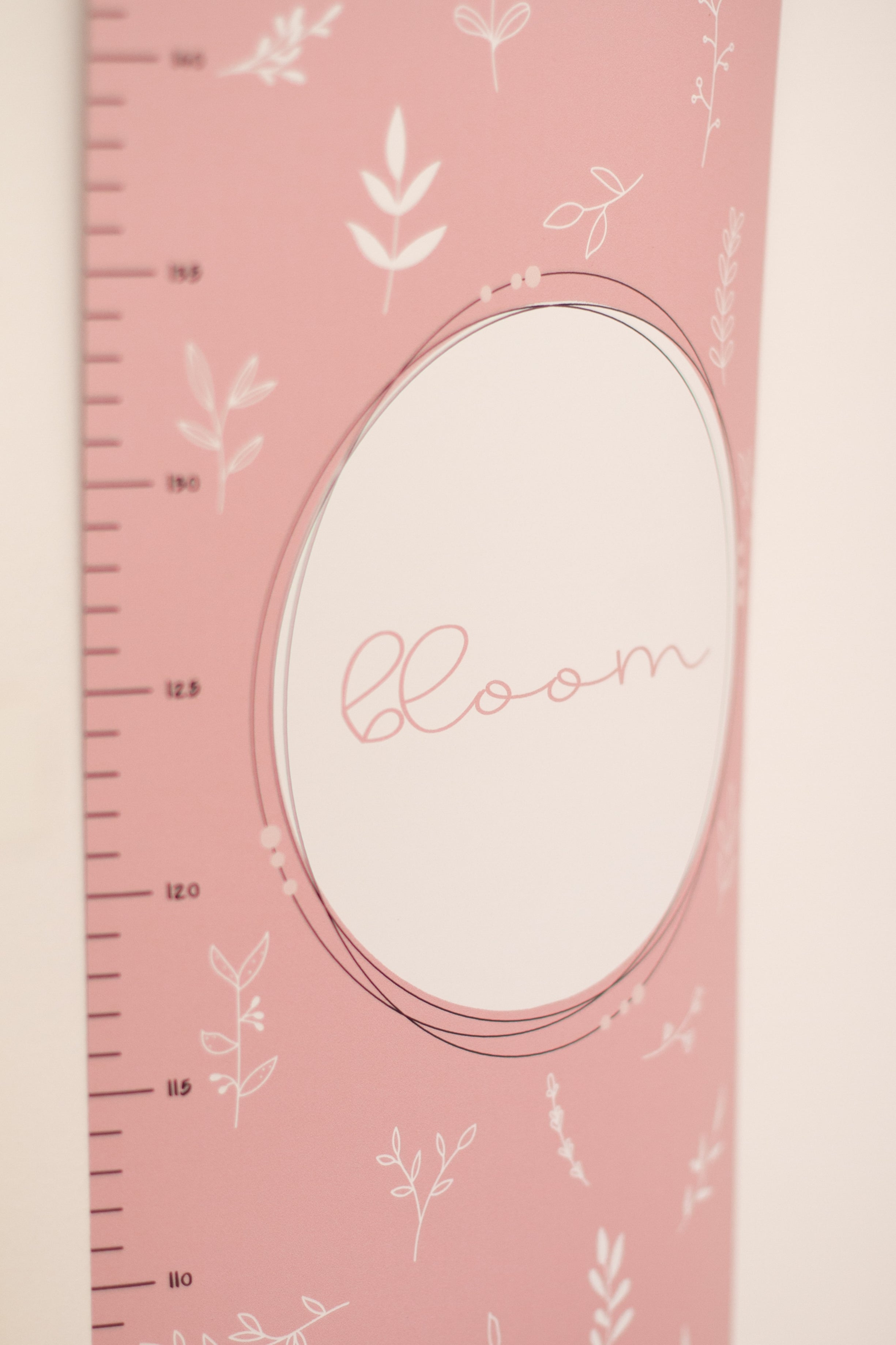 Messlatte Kinderzimmer "Bloom" in rosa inkl. 10 Pfeilsticker