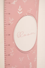Lade das Bild in den Galerie-Viewer, Messlatte Kinderzimmer &quot;Bloom&quot; in rosa inkl. 10 Pfeilsticker
